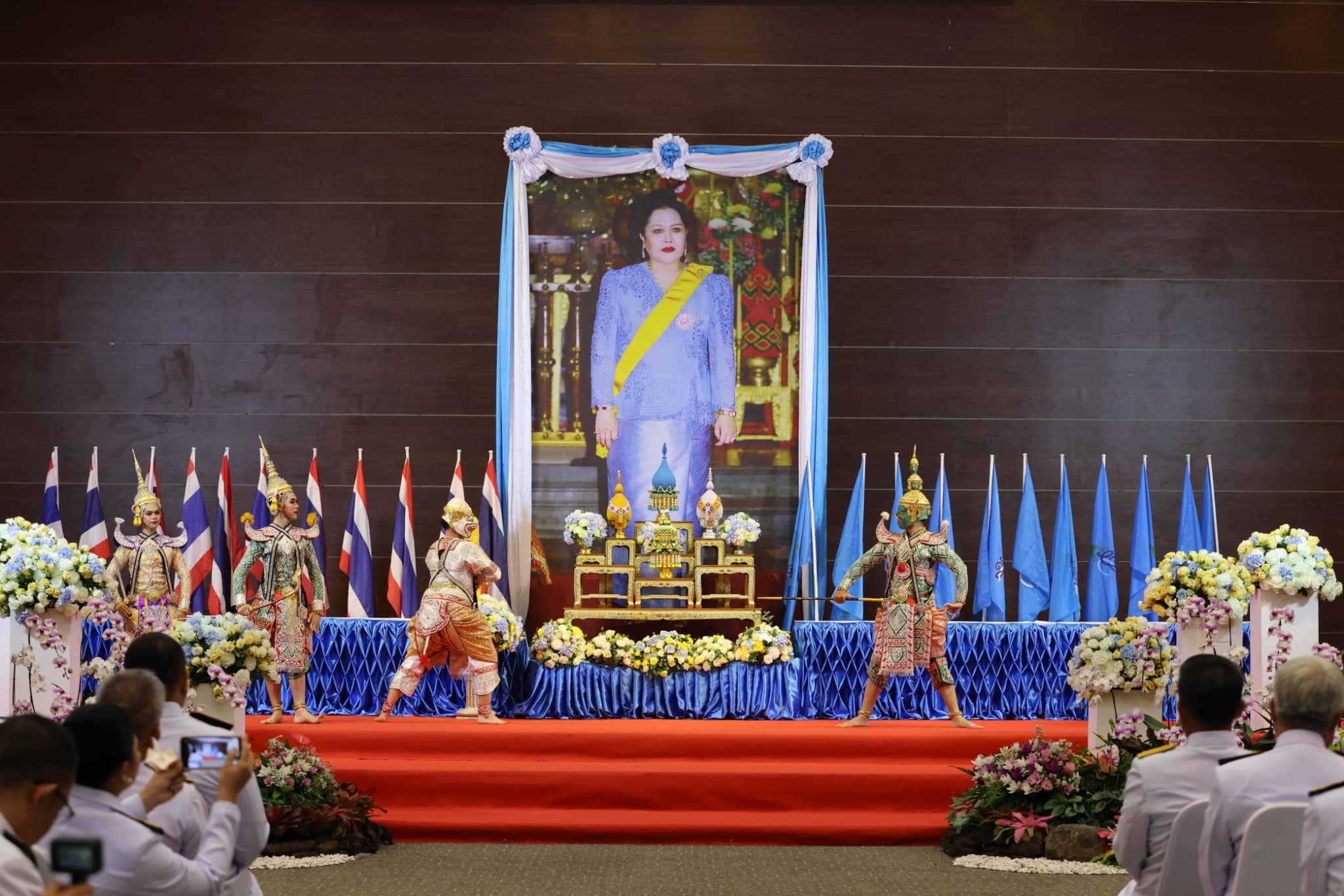 จัดกิจกรรมเฉลิมพระเกียรติสมเด็จพระนางเจ้าสิริกิติ์ พระบรมราชินีนาถ พระบรมราชชนนีพันปีหลวง จัดกิจกรรมเฉลิมพระเกียรติสมเด็จพระนางเจ้าสิริกิติ์ พระบรมราชินีนาถ พระบรมราชชนนีพันปีหลวง