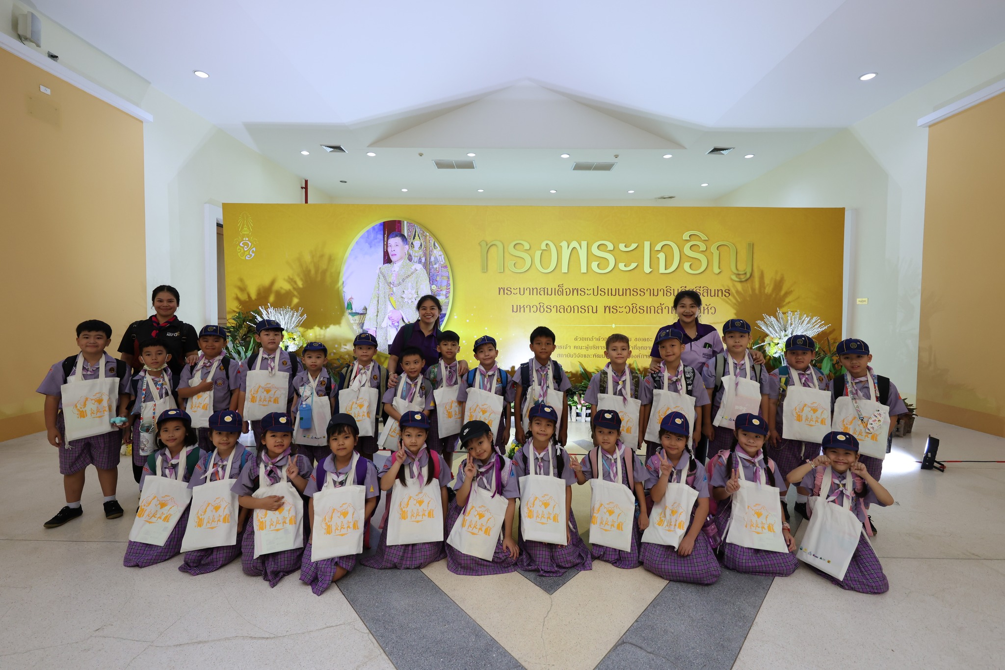 ภาพบรรยากาศของน้องๆจากสถาบันการศึกษาต่างๆ ที่ได้เข้าร่วม ภาพบรรยากาศของน้องๆจากสถาบันการศึกษาต่างๆ ที่ได้เข้าร่วม