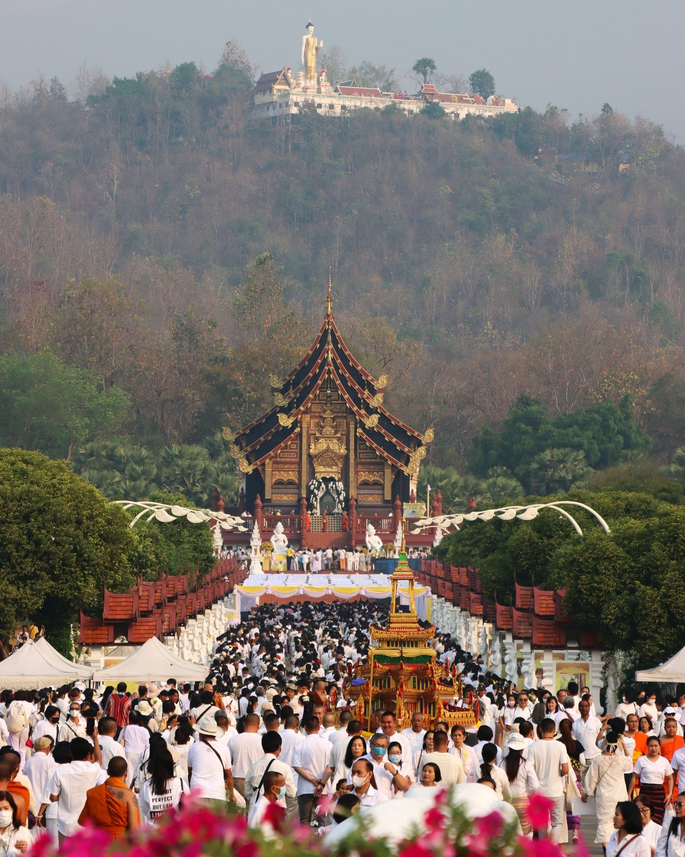 ☼ พรุ่งนี้วันสุดท้าย เชิญชวนพุทธศาสนิกชนเข้าร่วมกราบสักการะพระบรมสารีริกธาตุฯ .. ☼ พรุ่งนี้วันสุดท้าย เชิญชวนพุทธศาสนิกชนเข้าร่วมกราบสักการะพระบรมสารีริกธาตุฯ ..